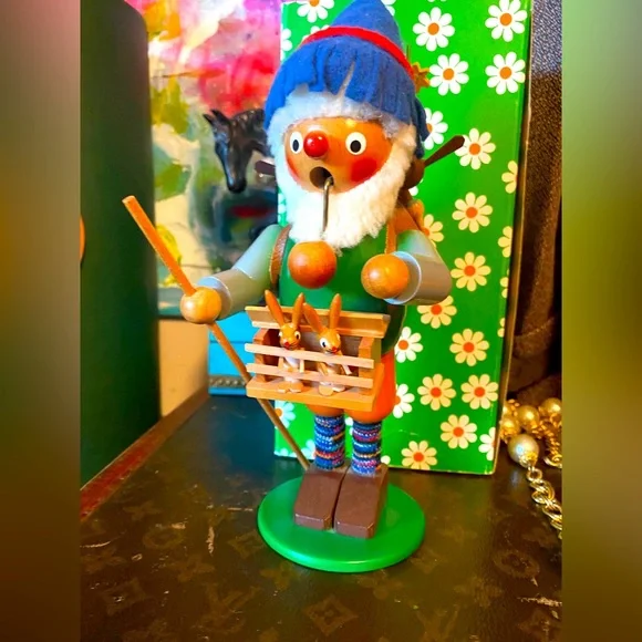 Vintage Steinbach Music Grinder Smoker: Black Forest Folk  Rare Vintage Christmas Steinbach Germany Black Forest Rabbit Catcher SMOKER 🎄❤️ main image 1
